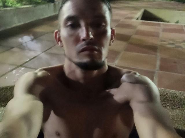 TommyFit - Live sex cam - 11542228