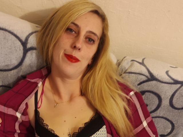 CoquineHots - Live sex cam - 11598412