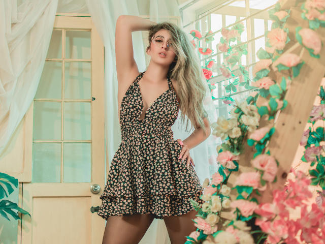 SabrinaMontana - Live sex cam - 11647184