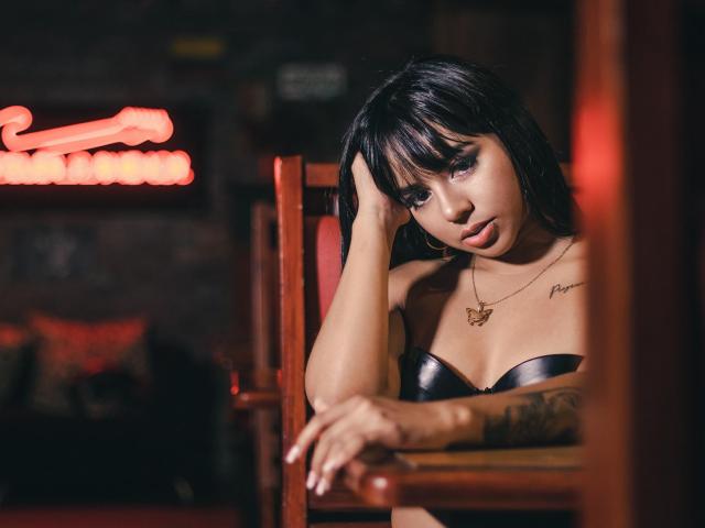IsaCastro - Live Sex Cam - 11656816