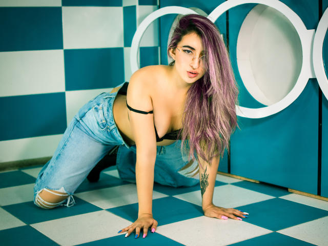 SabrinaMontana - Live sex cam - 11709172