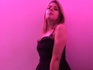 CarolineMendez - сексуальная веб-камера в реальном времени - 11742408