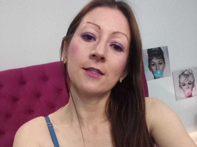 SweetPinkiePie - Live sexe cam - 11795096
