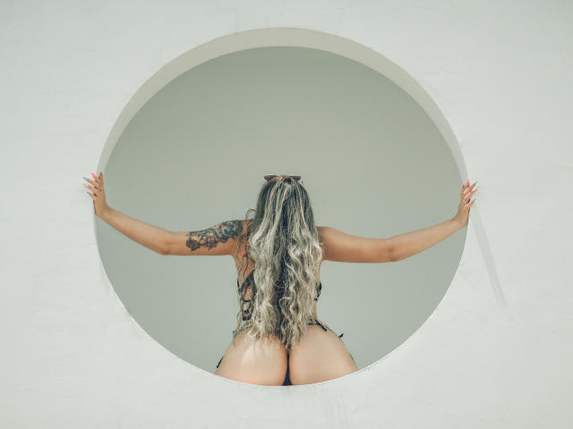 SabrinaMontana - Live porn &amp; sex cam - 11807896