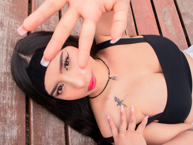 MiaSuarez - Sexe cam en vivo - 11810416