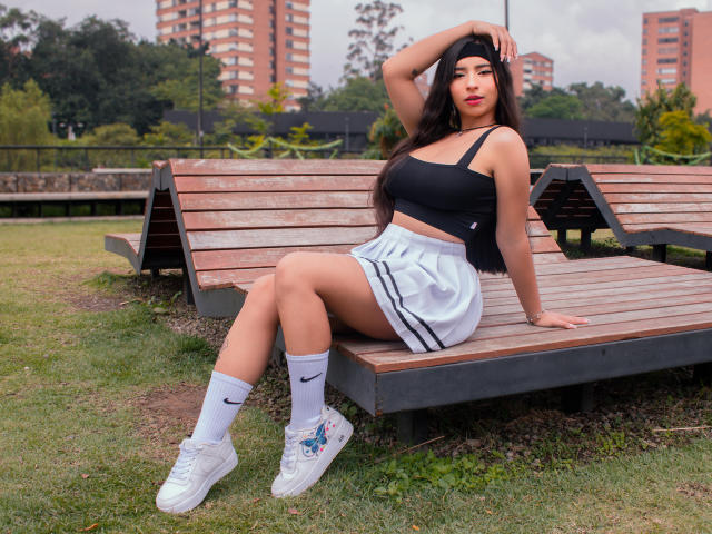 MiaSuarez - Sexe cam en vivo - 11810432