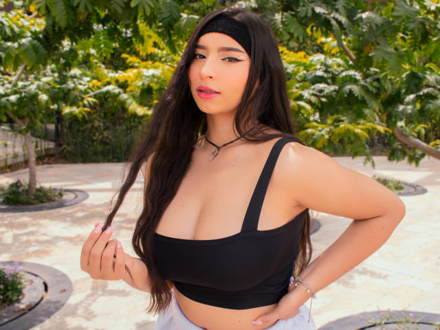 MiaSuarez - Live porn &amp; sex cam - 11810444