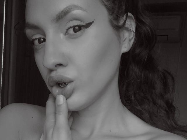 VievienneClemente - Live sex cam - 11831668