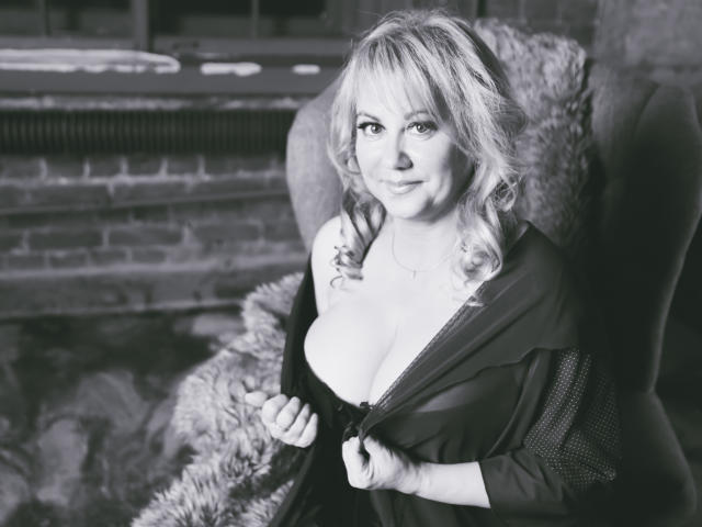 BeverlyMiller - Live sex cam - 11869256