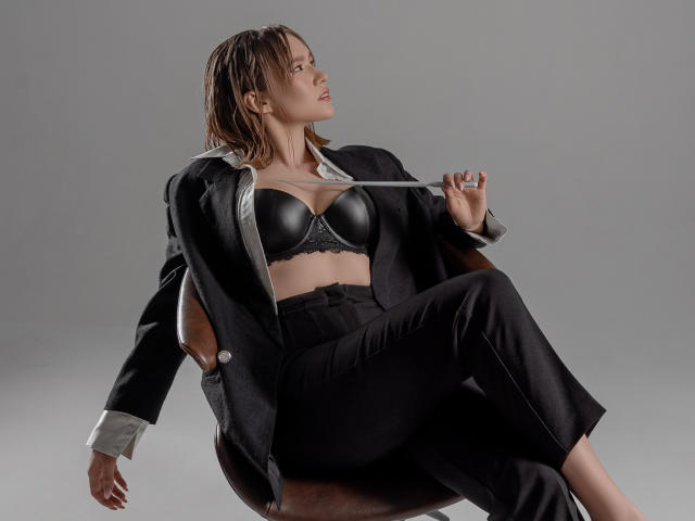 AbbyGIasby - Live sex cam - 11882188