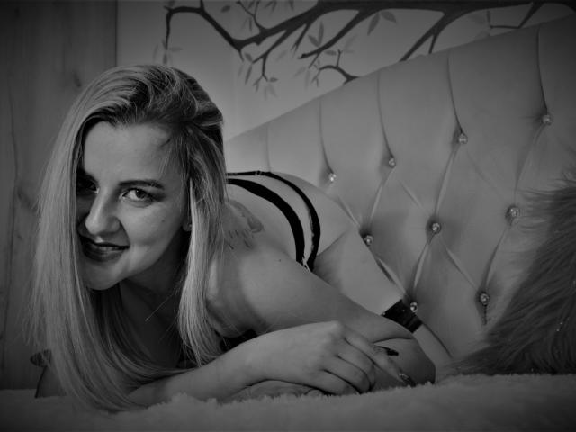 PerlaDivaio - Sexe cam en vivo - 11903564
