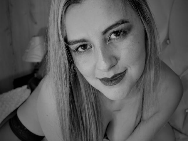 PerlaDivaio - Sexe cam en vivo - 11903624