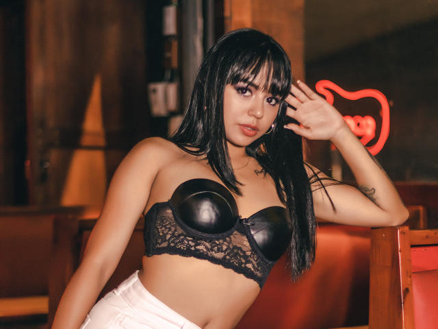 IsaCastro - Live sex cam - 11909696