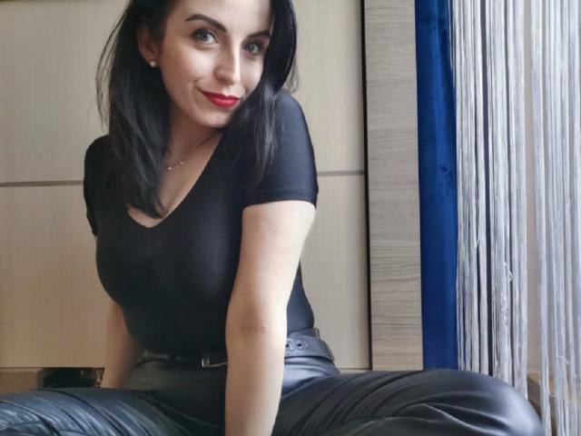 GlamLeila - Live sex cam - 11915844