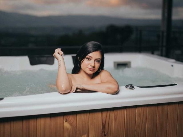 ValeriaRosee - Live Sex Cam - 11925876