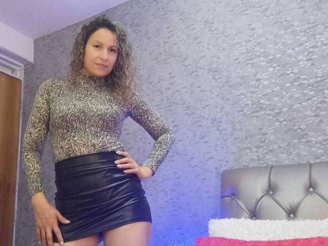 EroticSasha - פורנו בשידור חי ומצלמת סקס - 11937012