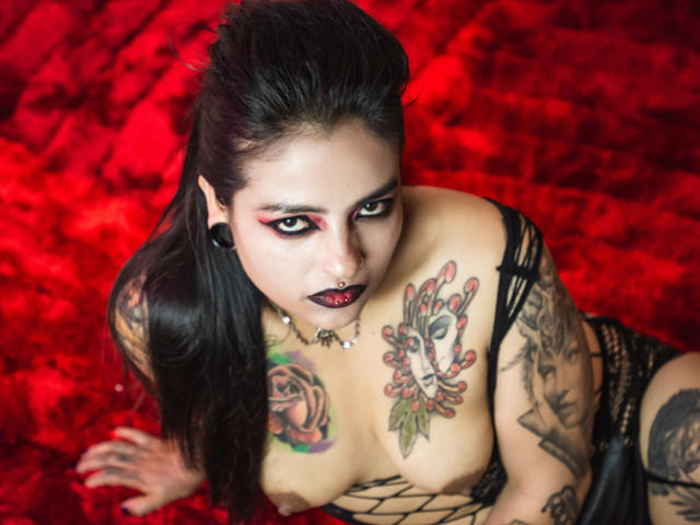 VeronaHellsing - Live sexe cam - 11972320