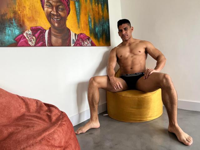 TommasDickX - Live Sex Cam - 11978884