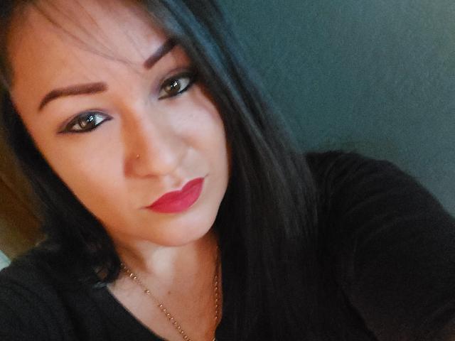 LucianaDiazX - Live sexe cam - 11990676