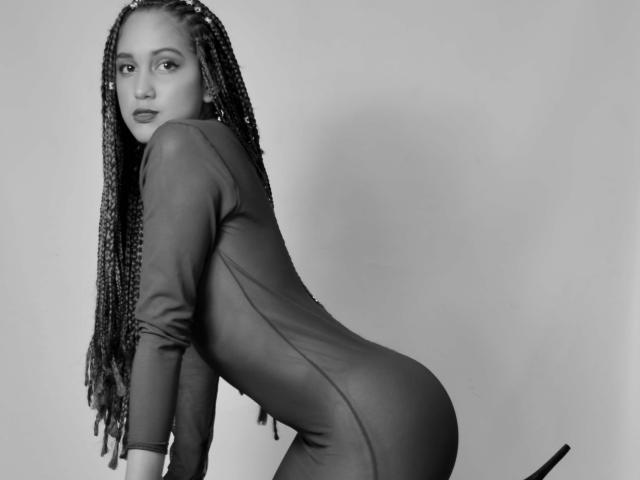 GabySpino - Live sex cam - 12039740