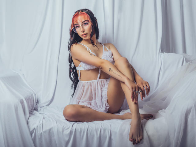 ConnieLuna - Live Sex Cam - 12040100