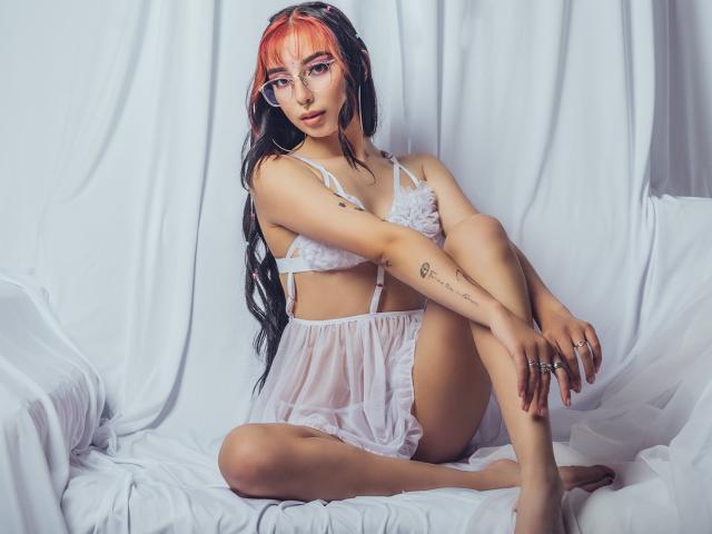 ConnieLuna - Live Sex Cam - 12040112