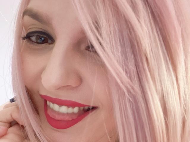 DouceAmelia - Sexe cam en vivo - 12045272