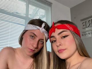 IvyAndLeah - Live Sex Cam - 12050012