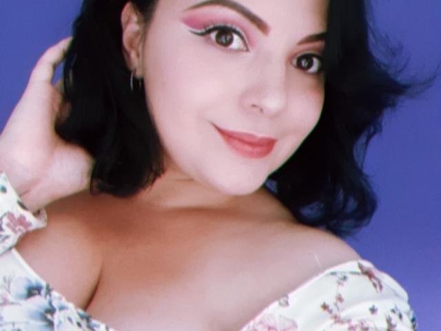 EmmaGreey - Live Sex Cam - 12052076