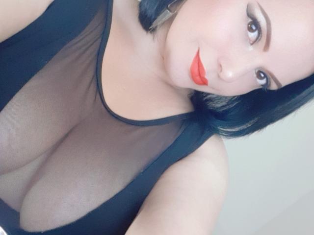 EmmaGreey - Live Sex Cam - 12052136