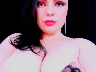 EmmaGreey - Live sexe cam - 12052820