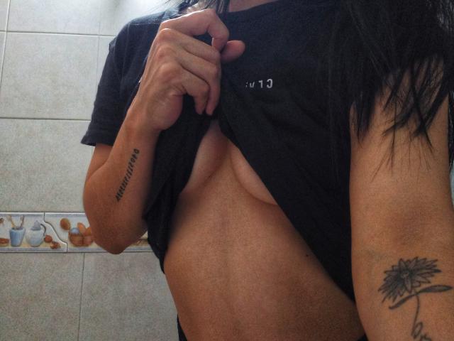 ValentinaSwift - Live sex cam - 12075184