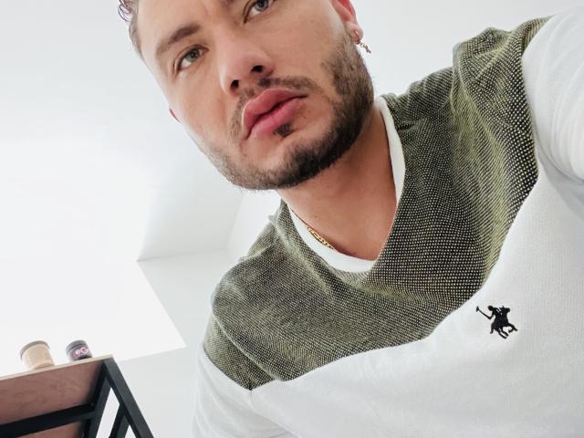 TomasWhite - Live sexe cam - 12147972