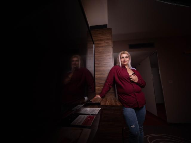 CoryMilf - Live porn &amp; sex cam - 12162424