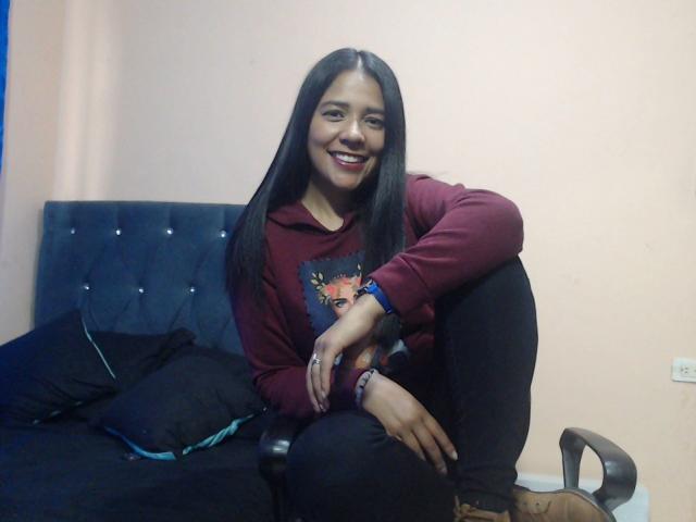 PauletteLove - Live sex cam - 12192532