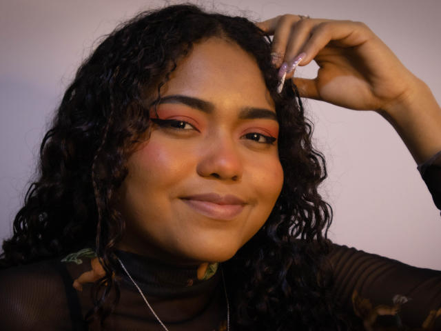 VanesaBukr - сексуальная веб-камера в реальном времени - 12215360