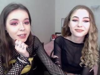 DakotaAndTessa DakotaAndTessa