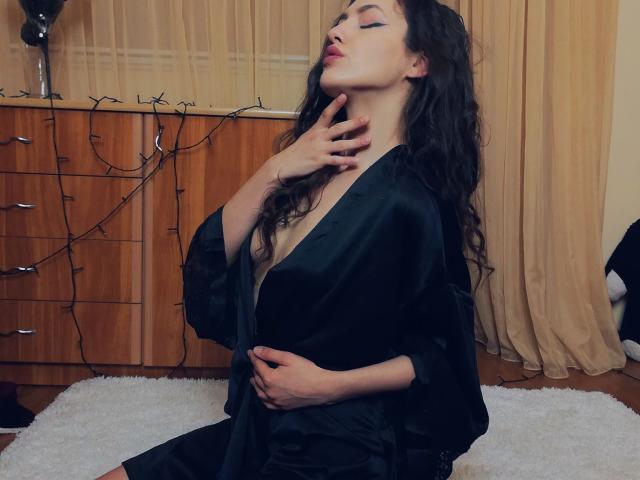 VievienneClemente - Live sex cam - 12242600