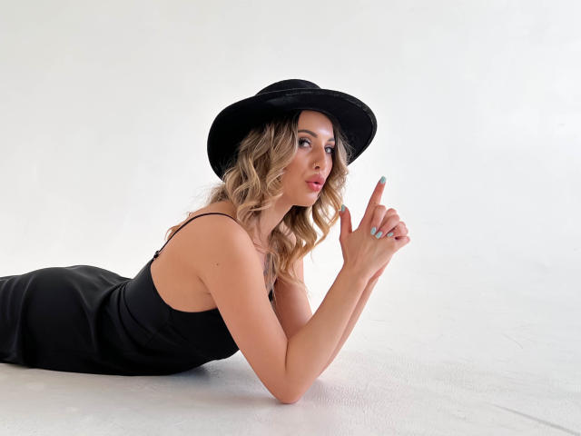 ChloeFloyd - Live sexe cam - 12249840