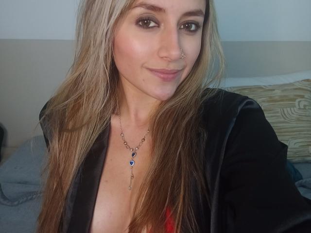 AnneGrey - Live sex cam - 12253672