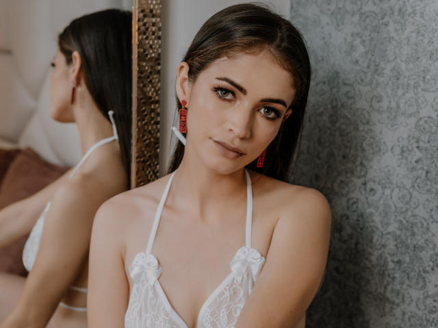 EmiliaMilan - Live sex cam - 12283700