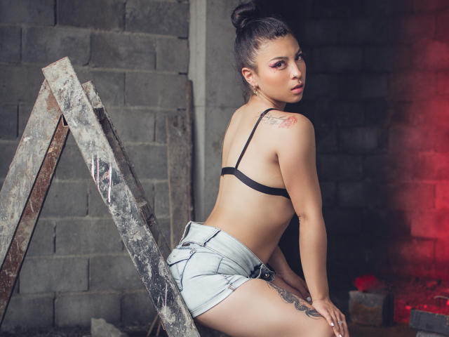 LaurynBloom - Live Sex Cam - 12287616