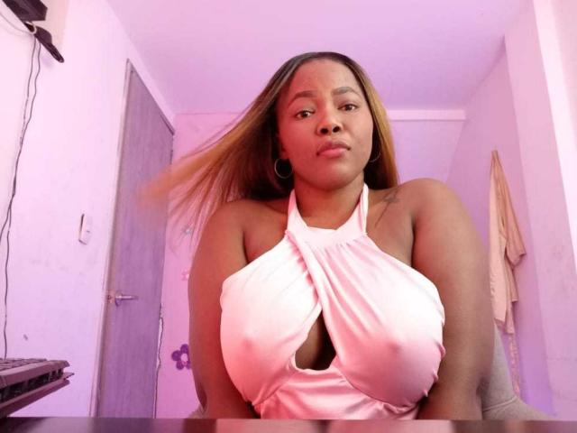 EmiraHot - Live porn &amp; sex cam - 12297652