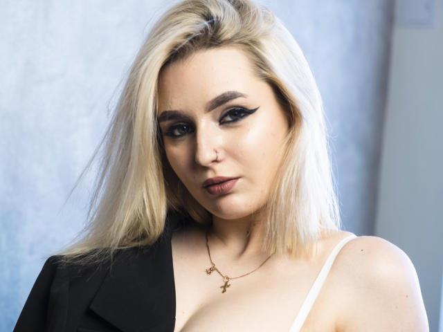 KristinaWase - Live porn &amp; sex cam - 12412460