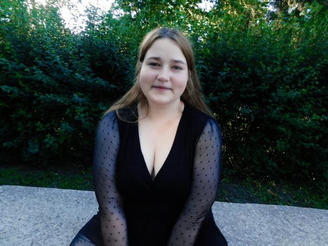 DaniellaGraceZZ - Live sex cam - 12432208