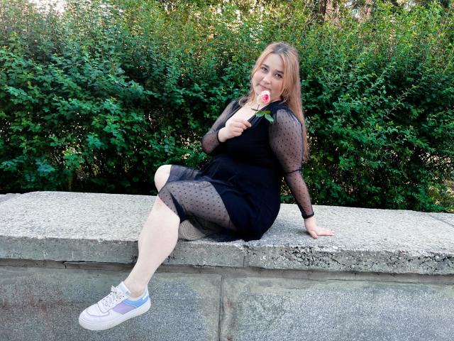 DaniellaGraceZZ - Live sex cam - 12432228