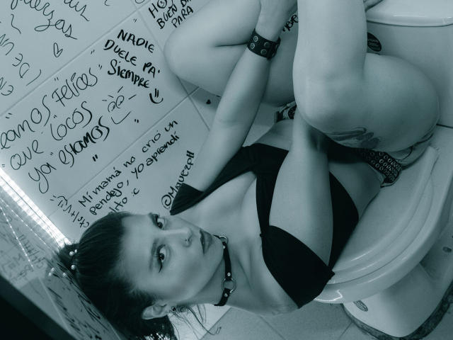 LaurynBloom - Live sex cam - 12467424