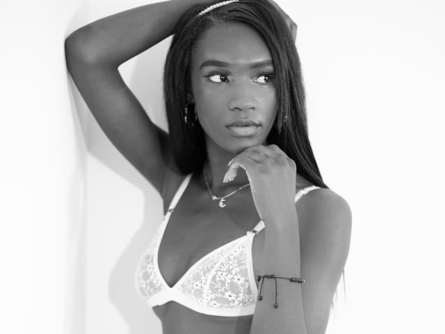 PaulaEvans - Live Sex Cam - 12550172