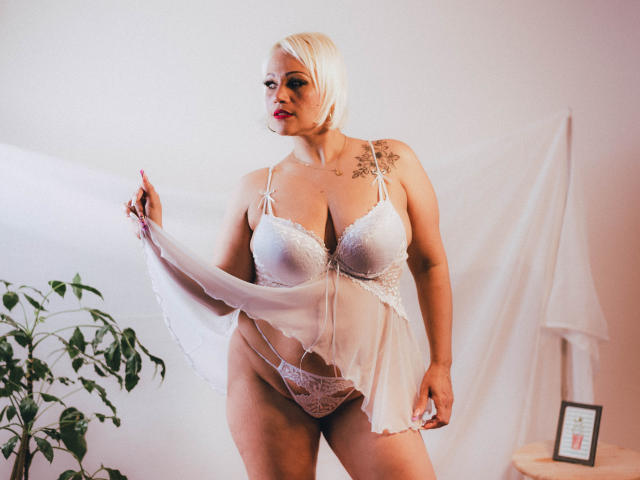 GianellaCox - Live porn &amp; sex cam - 12599752