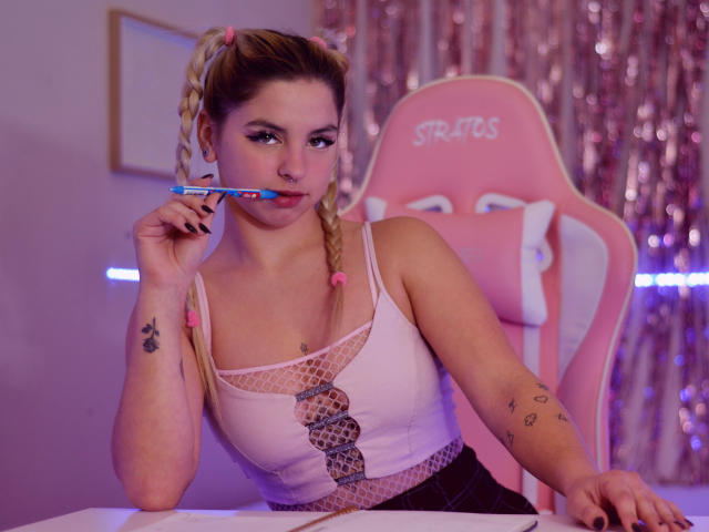 KimDenilo - Live porn &amp; sex cam - 12616724